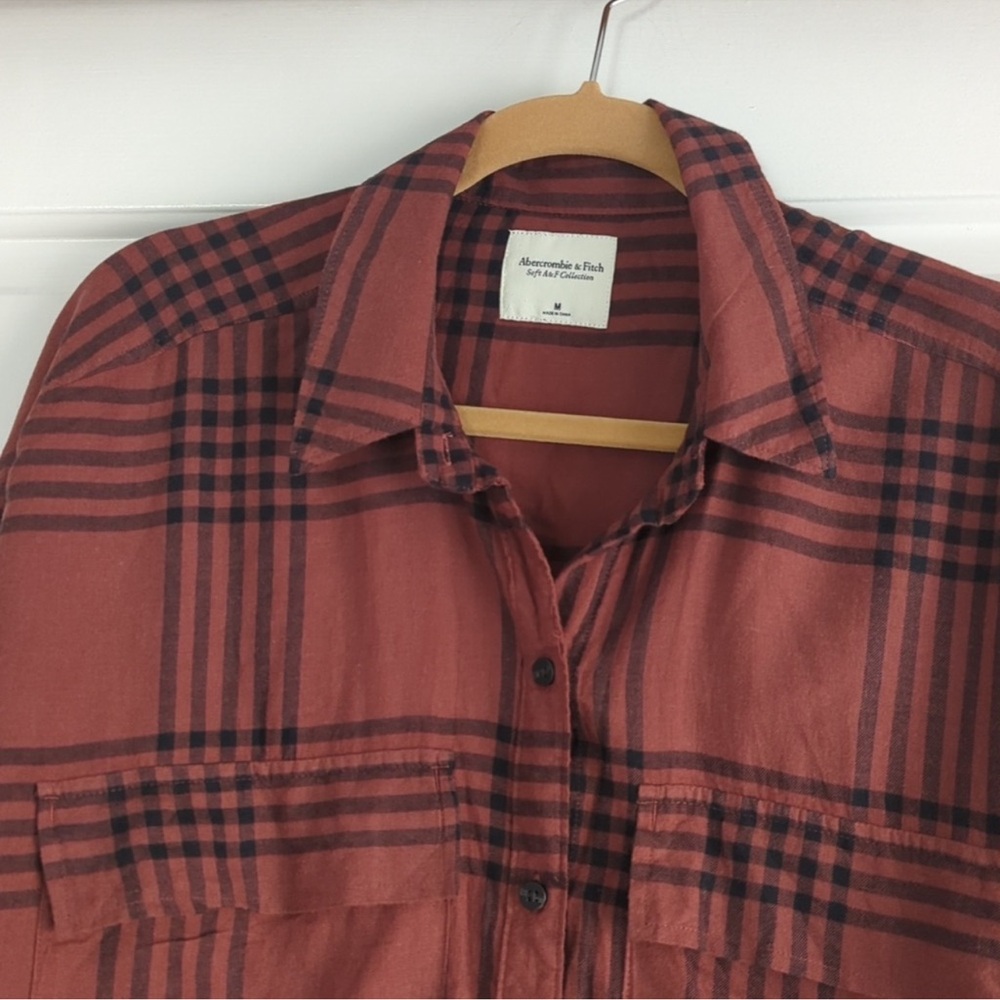 A&F soft collection cropped button down Medium - Picture 5 of 6